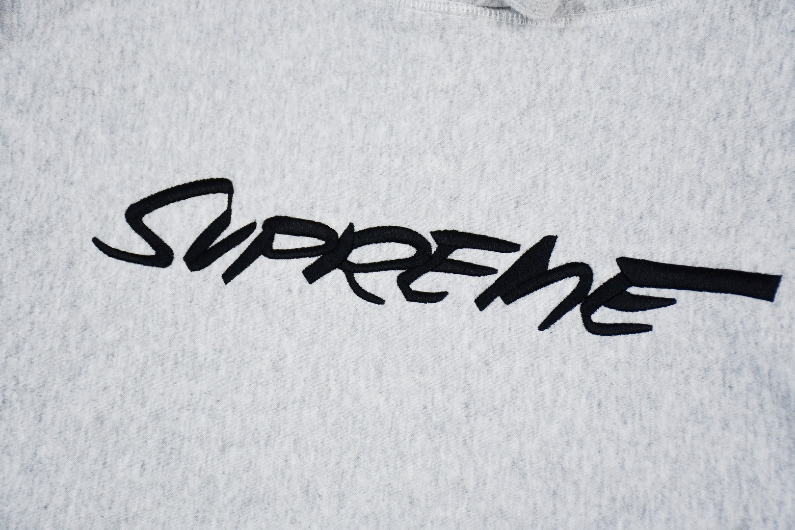 SUPREME HOODIE (ONLINE EXCLUSIVE)